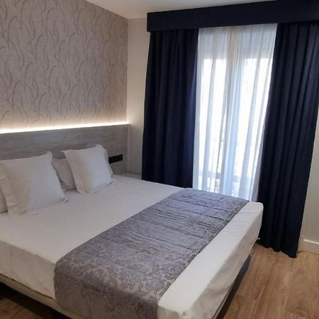 Ch La Petite Maison - Boutique - Madrid Bagian luar foto