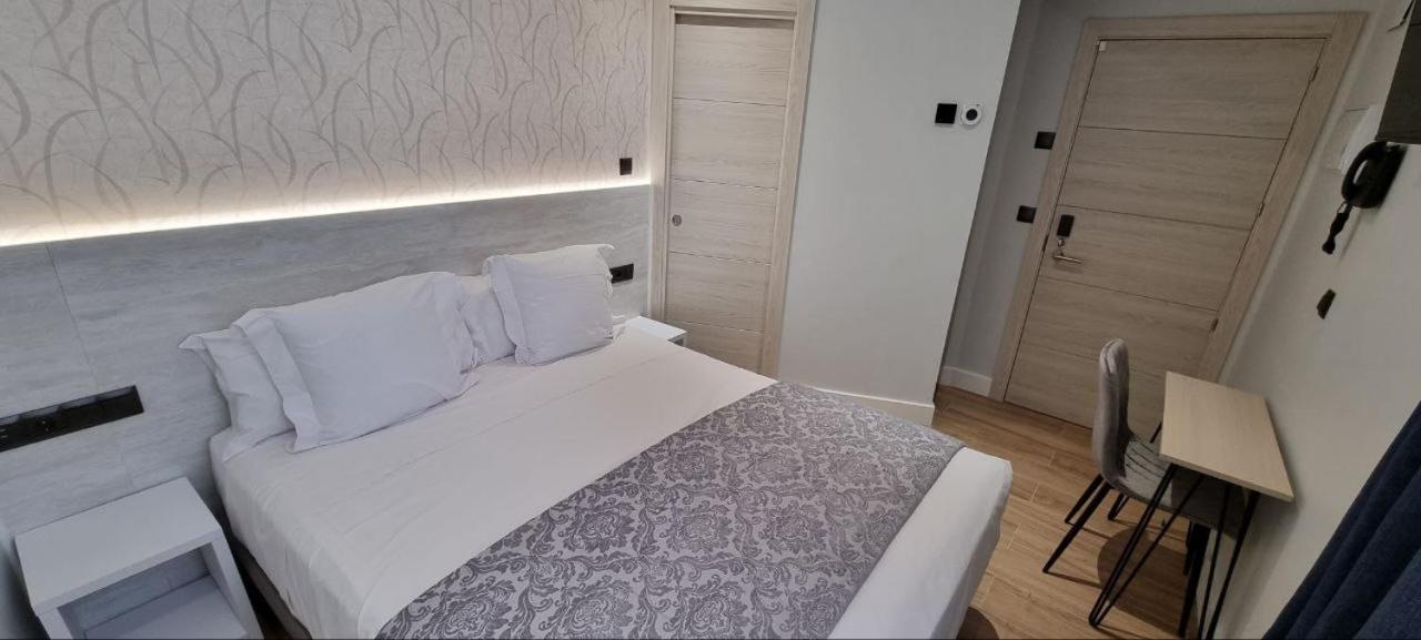 Ch La Petite Maison - Boutique - Madrid Bagian luar foto
