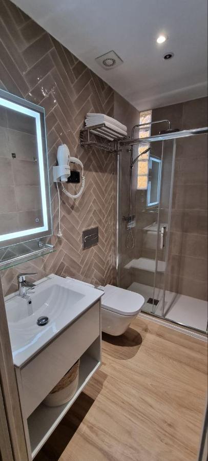 Ch La Petite Maison - Boutique - Madrid Bagian luar foto